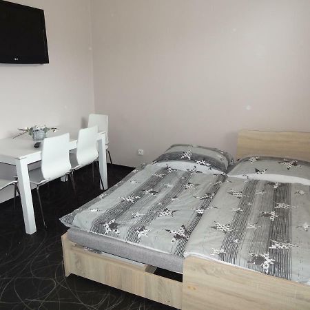 Apartman Lednicka Breclav Bagian luar foto