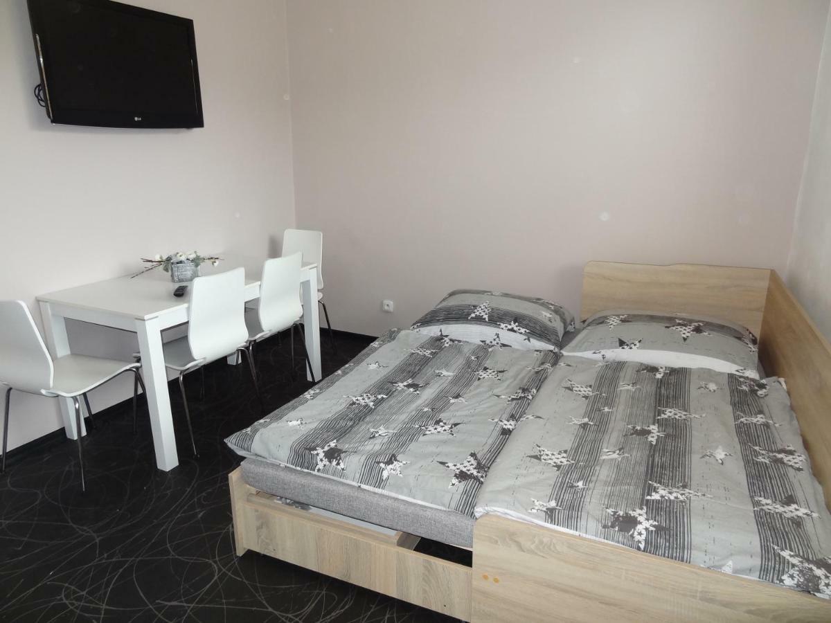 Apartman Lednicka Breclav Bagian luar foto